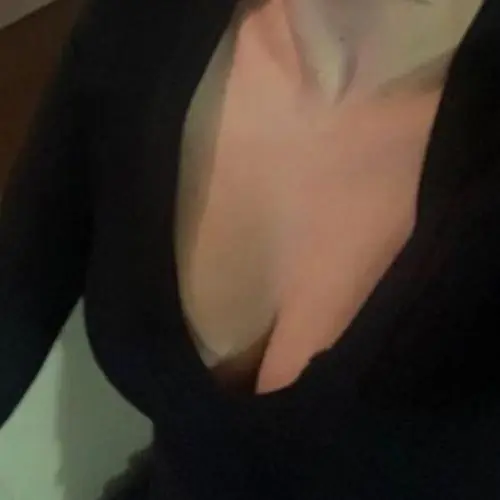 einmaligerena image 3